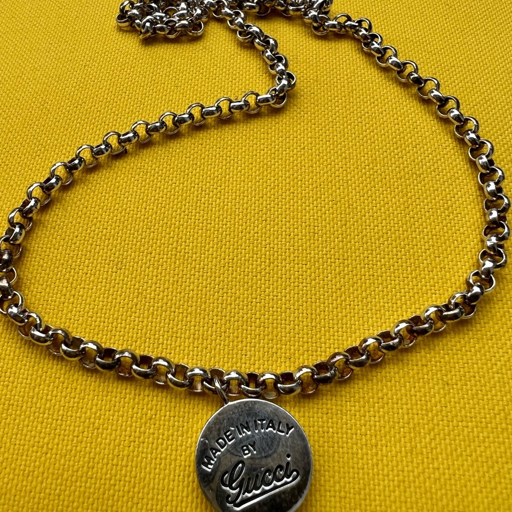 🌟Authentic Gucci Silver Pendant Necklace🌟